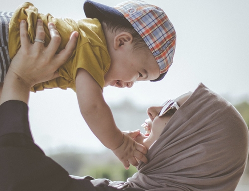 Cuatro dichos que muestran el estatus de una madre en el Islam