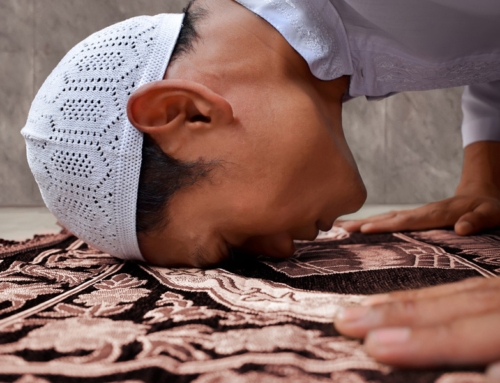 How to Pray: A Step-by-Step Guide to Prayer in Islam by Mustafa Umar